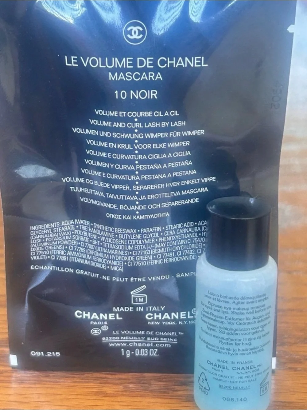 Chanel Le Volume Mascara 10 Noir + Eye Makeup Remover Travel Set